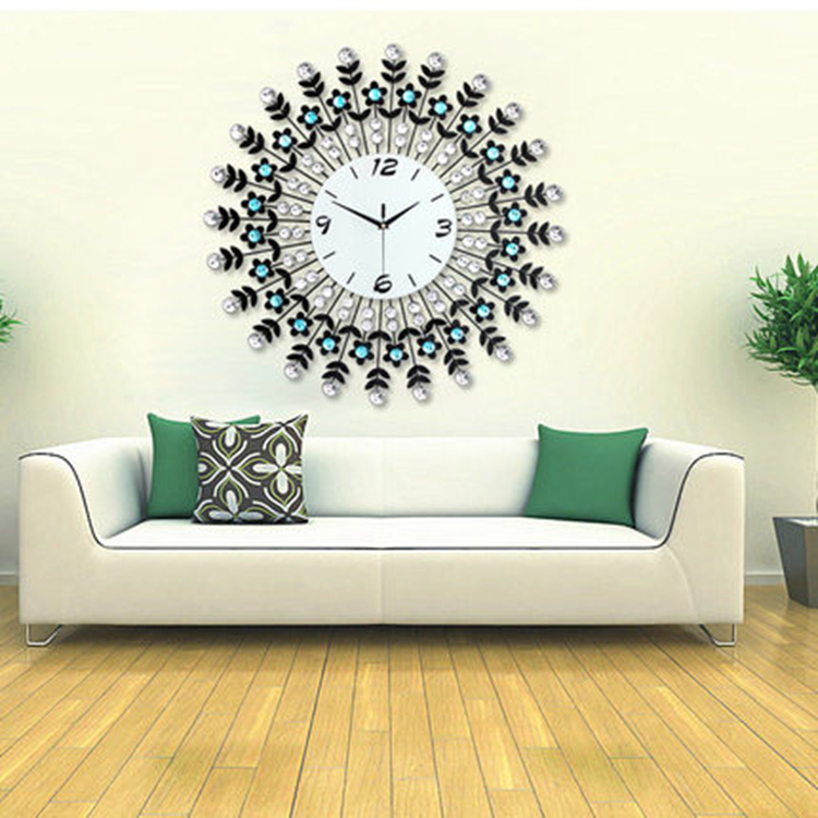 Per il tocco finale di un soggiorno moderno: quale orologio da parete  scegliere? - Orologi da parete